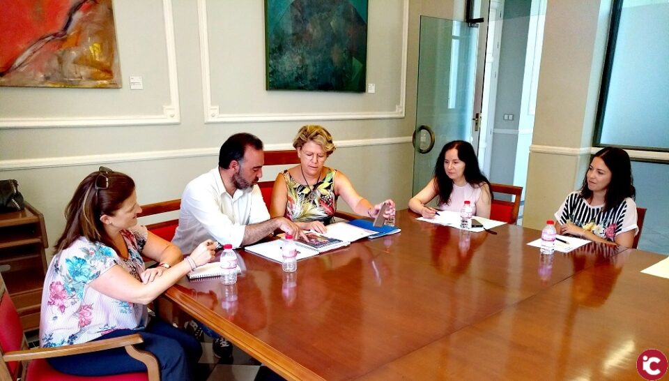 El alcalde de Ibi se reúne con la nueva diputada de Bienestar Social tratando como tema prioritario