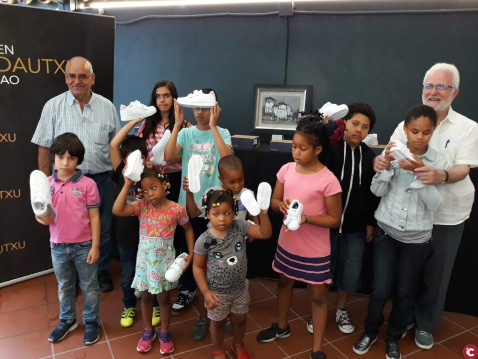 La unión solidaria entre Elda y Bilbao calza ya a los primeros 200 niños sin recursos