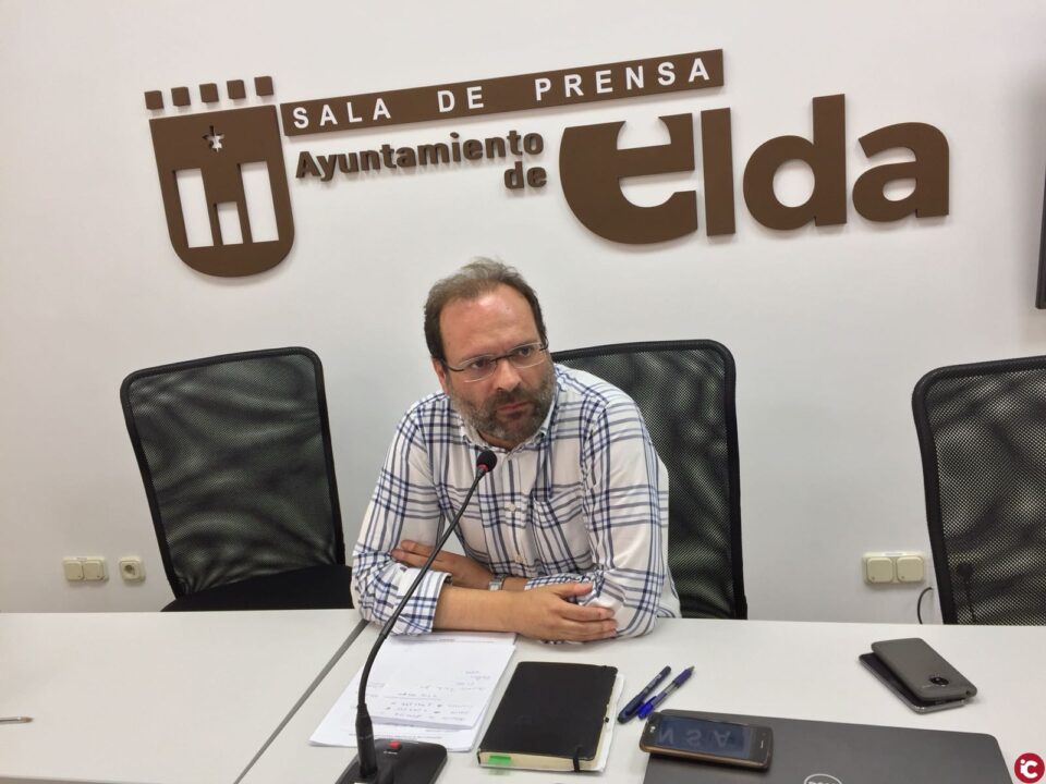 El Pleno aprueba los convenios con la Cofradía de los Santos Patronos y la Junta Central de Fallas