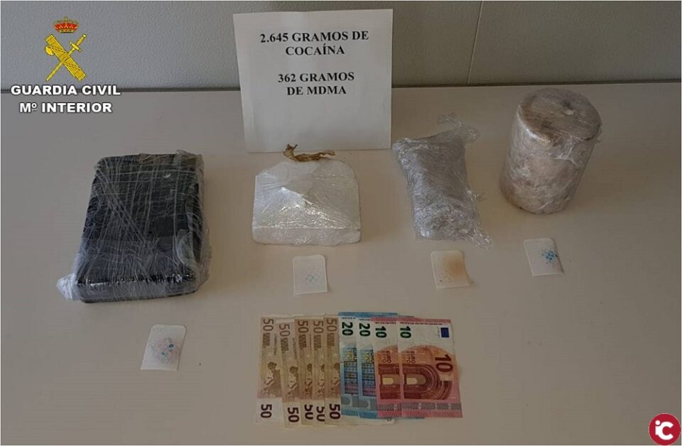 La Guardia Civil detiene a un hombre en Denia con más de 2 kilos y medio de cocaína y 300 gramos de MDMA