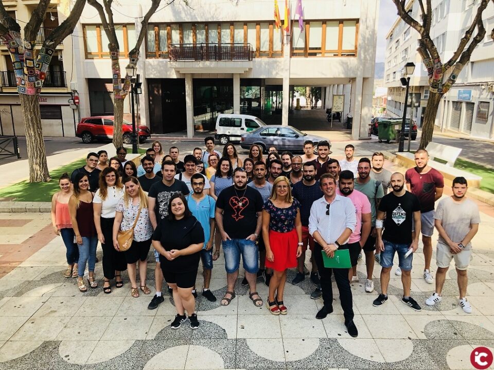 45 jóvenes menores de 30 años comienzan a trabajar hoy en el Ayuntamiento de Petrer