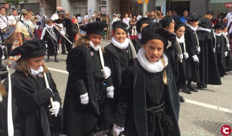 Crónica festera "De la Cabo Irene Ruíz y la Peña Infantil "Glitter Girls"