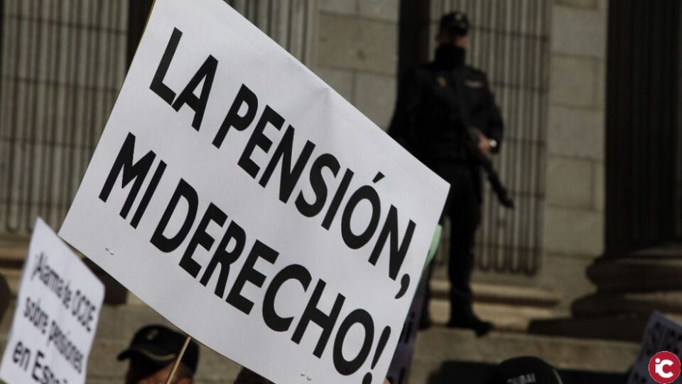La plataforma de Elda por la defensa del sistema público de pensiones convoca nueva concentración en la plaza del Ayuntamiento