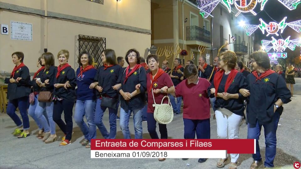 Entradeta de totes les Comparses i Filaes