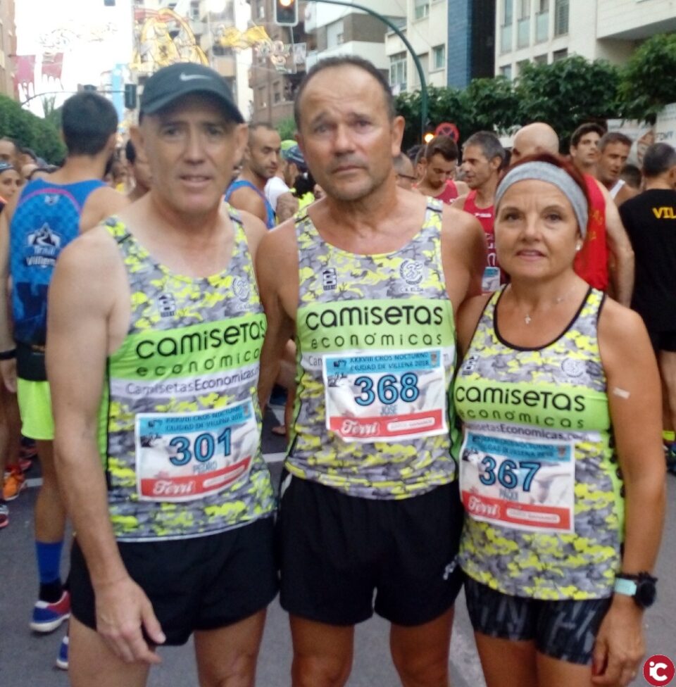 Muchos atletas del Camisetas Económicas Elda en el podio