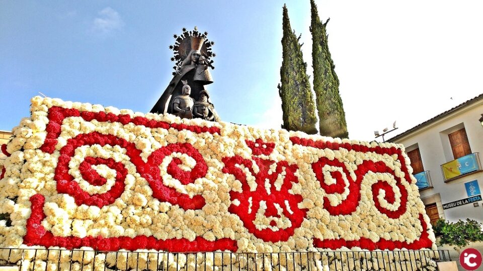 Este año se volverá a realizar un panel pre diseñado con los ramos de la Ofrenda de Flores a la Patrona de Ibi