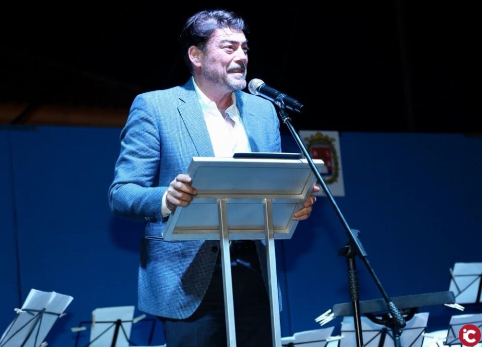 El alcalde Luis Barcala evoca el Raval Roig de la década de los años 50 en el Pregón del 179 Aniversario de las Fiestas