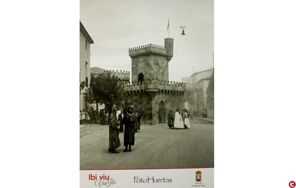 Primera exposición de fotografías al aire libre en Ibi - Con motivo de las Fiestas Patronales