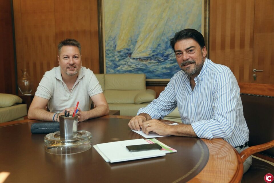 El Ayuntamiento refuerza los vínculos internacionales de la ciudad en una reunión con el director de la Cámara de Comercio Exterior en México