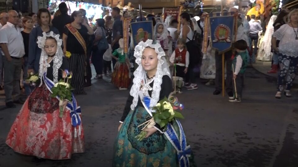 La ofrenda sí se celebra en el día más lluvioso de las Fallas 2018