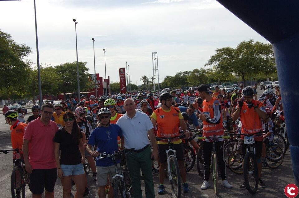 Más de 600 personas participan en el Día de la bici