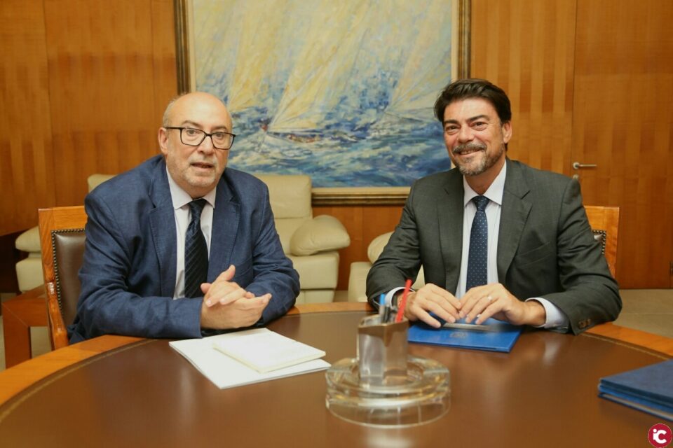 El alcalde se reúne con el conseller Alcaraz para avanzar en materia de Transparencia