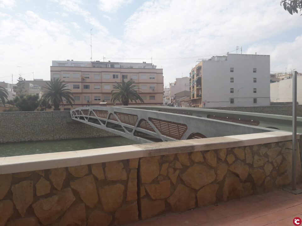 El Ayuntamiento de Alicante finaliza la reparación del puente de San Gabriel tras los destrozos por actos vandálicos