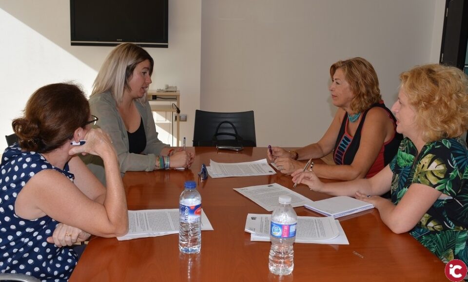 La concejala Marisa Gayo se entrevista con UGT para tratar de combatir la carencia de personal con la creación de Bolsas de horas