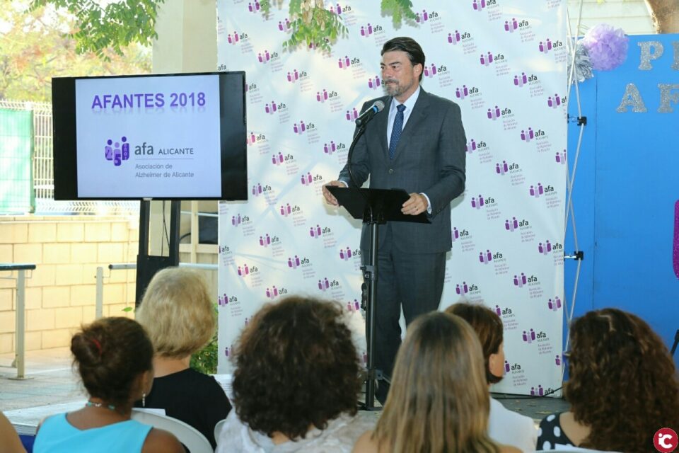 El Alcalde de Alicante acude a la entrega de los Premios Afantes 2018 de la Asociación de familiares y amigos de enfermos de Alzheimer de Alicante