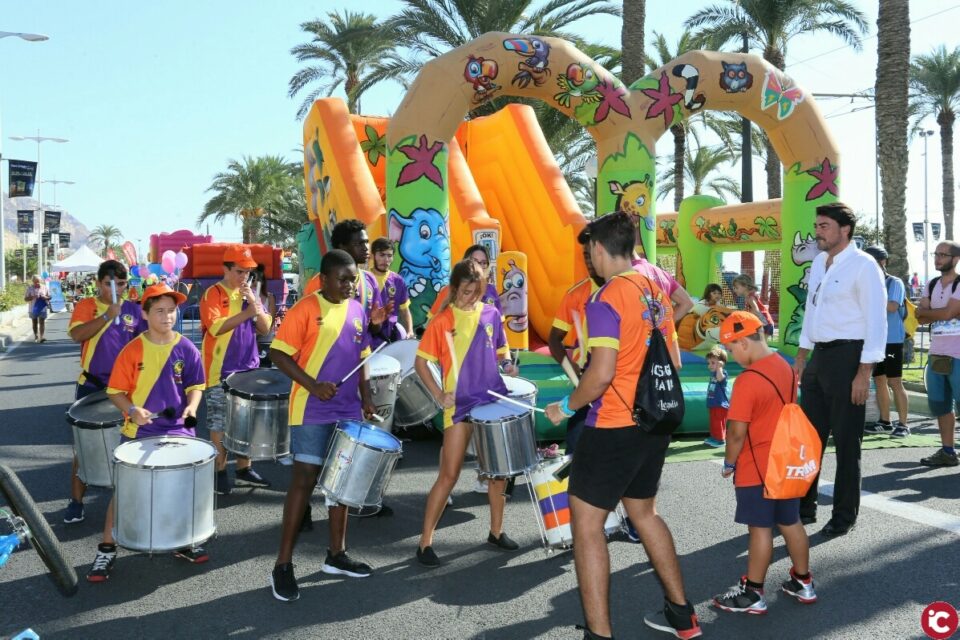 Más de medio millar de personas acuden hoy a Ciclovía en bici
