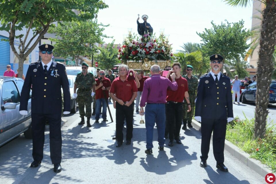 El alcalde de Alicante asiste a la procesión de las fiestas de La Florida en honor a San Francisco Javier