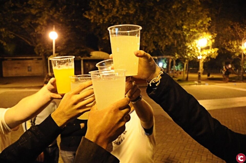 La Policía Local de Alicante levanta 41 actas durante el fin de semana en el casco antiguo por botellón