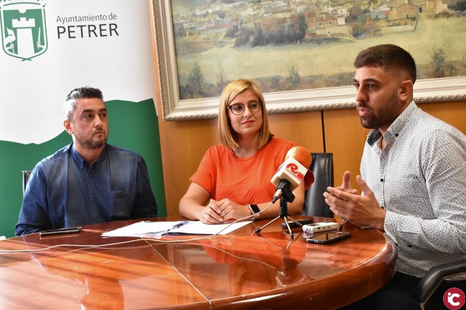 El Ayuntamiento de Petrer y APANAH firman un convenio de colaboración para seguir haciendo de Petrer una ciudad accesible