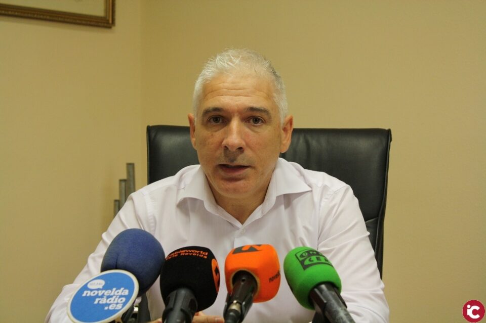 El Ayuntamiento estrena reglamento de protocolo y honores