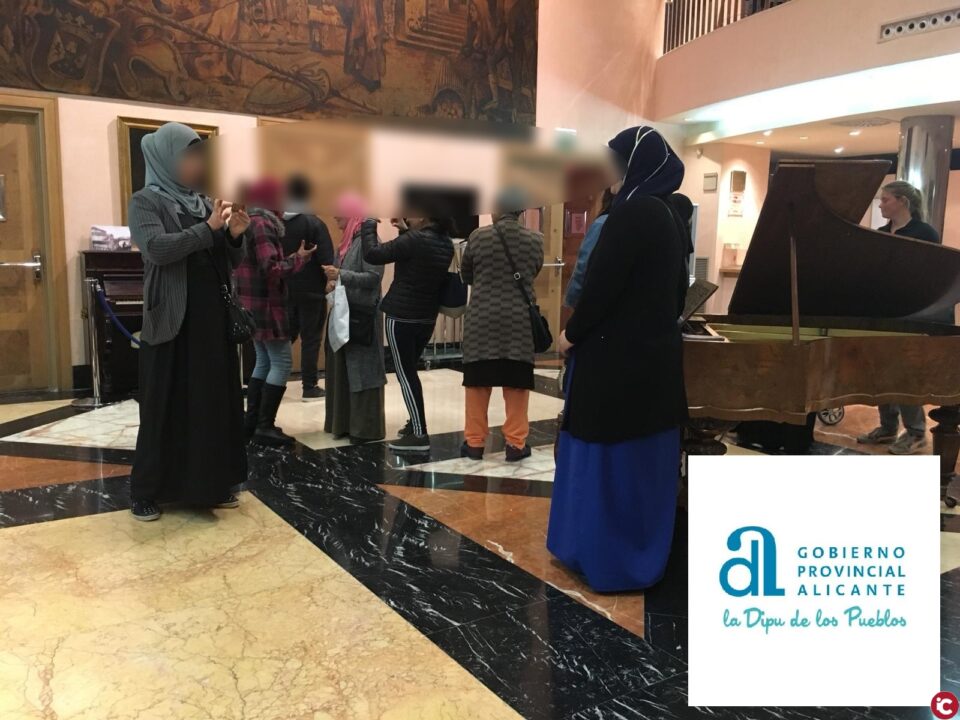 Diputación de Alicante subvenciona cursos de Castellano para personas extranjeras