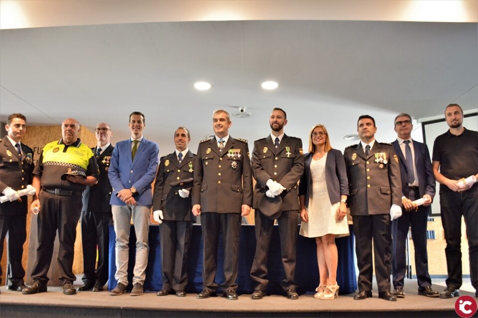 La Policía Nacional celebra el Día de los Santos Ángeles Custodios con la condecoración a varios agentes y colaboradores civiles