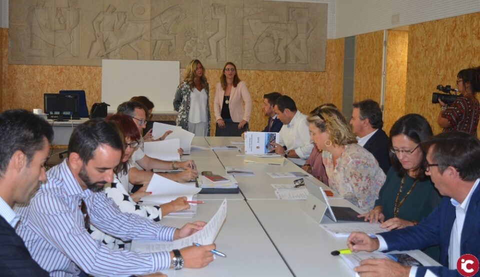 El Ayuntamiento abre la puerta a medidas de reordenación urbanística para ajustar la regulación de las viviendas turísticas