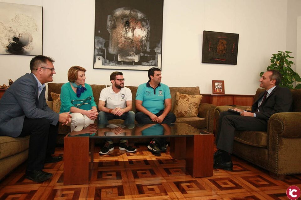 Encuentro del Club de Fútbol Sala San Blas de Sax con el presidente de la Diputación de Alicante