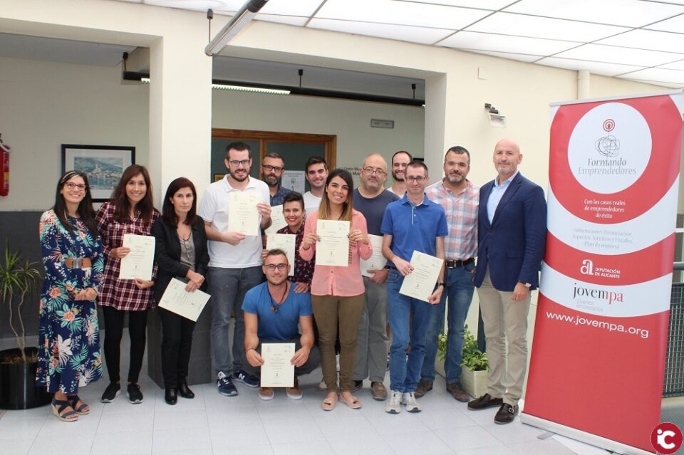 12 personas realizan el nuevo curso de Jovempa en Ibi