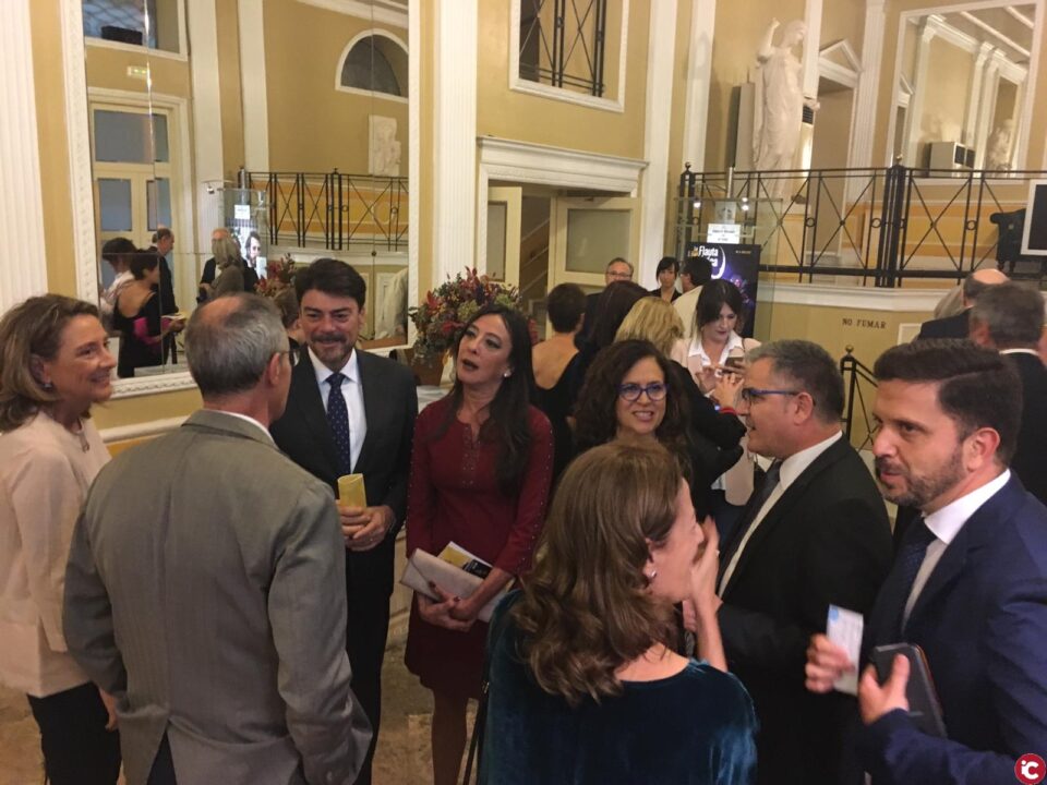 El Alcalde de Alicante asiste a la Gala benéfica The Tenor Gala en el Teatro Principal