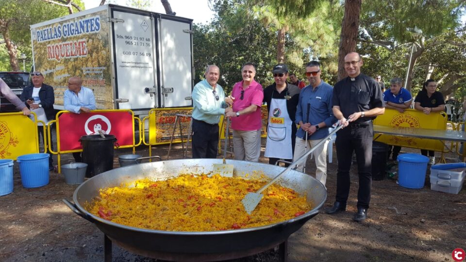El alcalde Luis Barcala acude a la Jornada de Convivencia de la Semana Santa de Alicante que se celebra en el Centro de Recursos de la ONCE