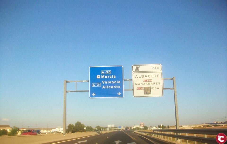 Fomento formaliza el contrato para la rehabilitación superficial del firme de la A70 y A-31