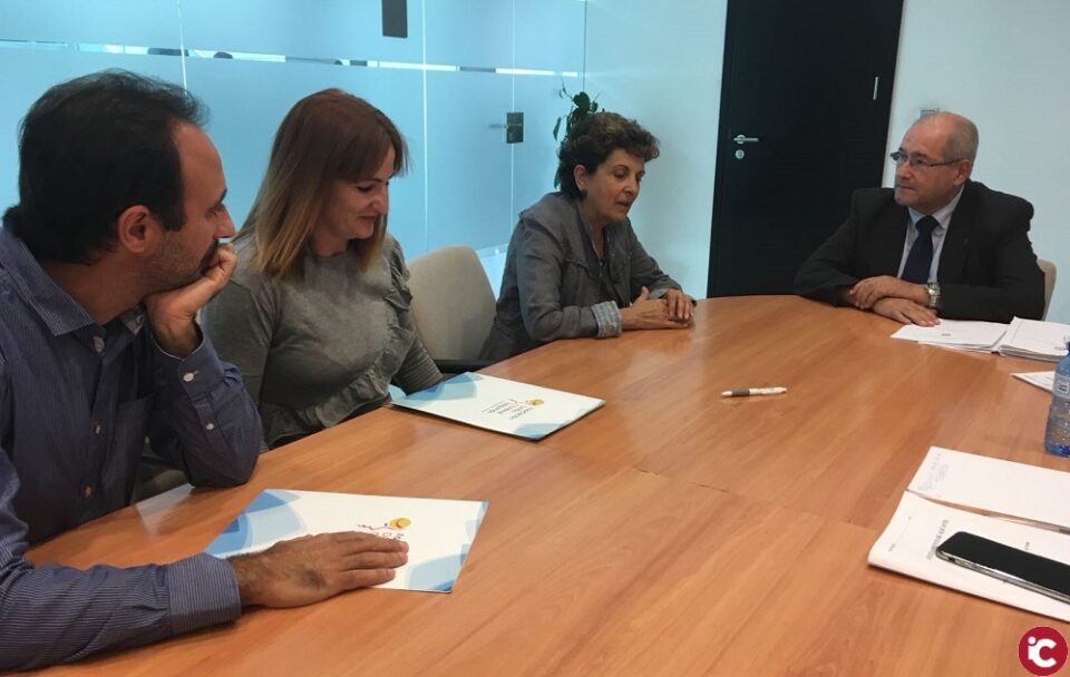 El Ayuntamiento de Alicante se compromete a firmar un convenio de colaboración con la Asociación de Daño Cerebral Adquirido para hacer prácticas formativa