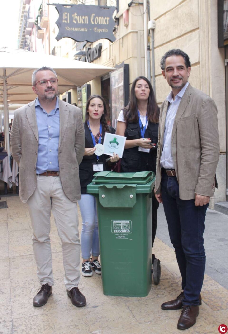 Ecovidrio amplía el servicio de recogida de vidrio puerta a puerta con el objetivo de adherir a más de 300 establecimientos de hostelería del centro tradicional