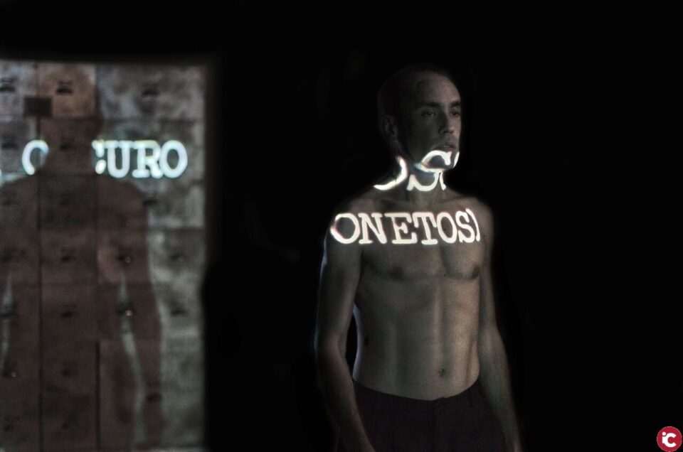 El ciclo Descorcha Momentos Íntimos 3ª edición llega a su fin con una propuesta que conjuga teatro y poesía.