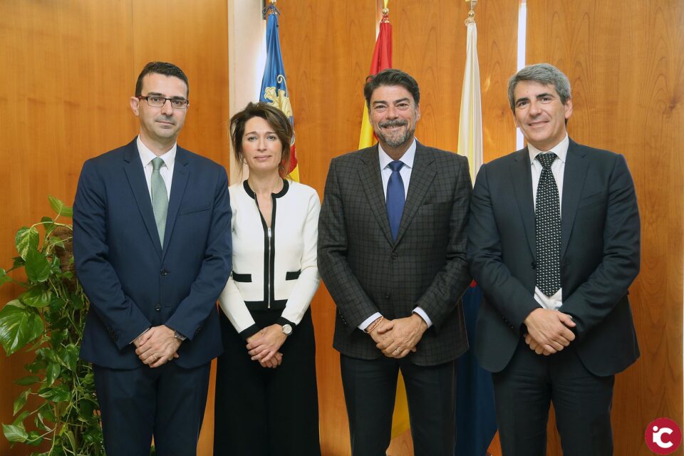 El alcalde de Alicante preside la toma de posesión de los integrantes del Tribunal Económico Administrativo Municipal