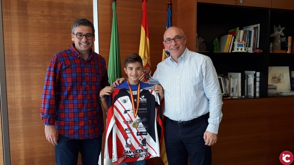 Carlos Ordóñez una promesa del BMX Sanvicentero que colecciona títulos
