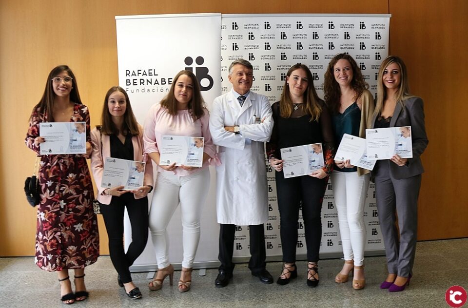 L'estudiant d'Infermeria de la Universitat d'Alacant Lina Guillén Adsuar obté una de les sis beques de 2.500 euros de la Fundació Rafael Bernabeu