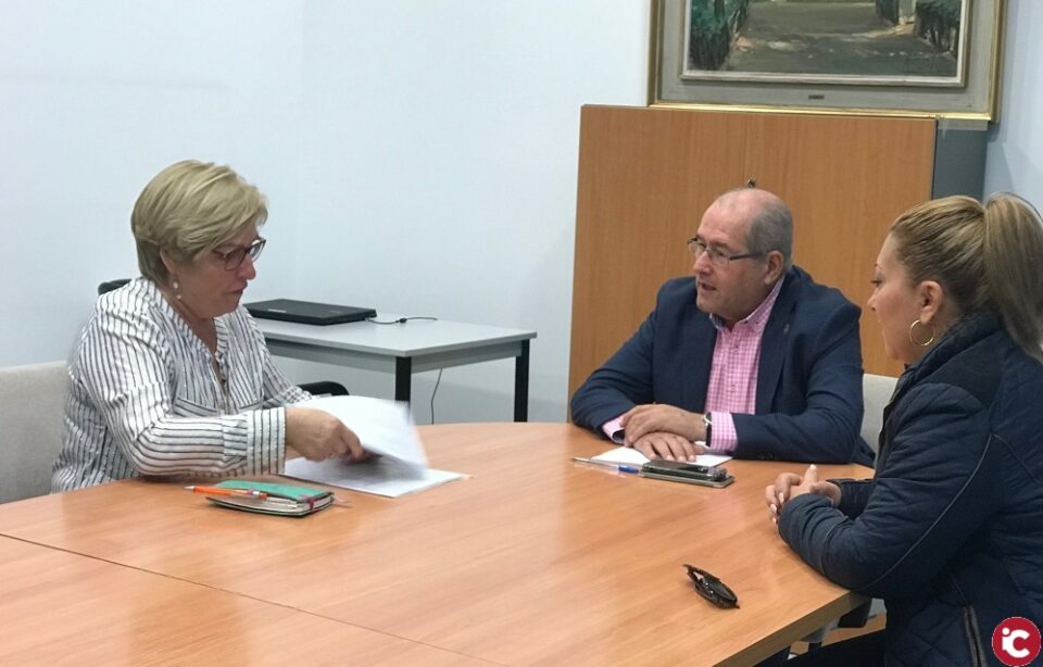 El Ayuntamiento de Alicante va a mediar para conseguir que los vecinos de Tabarca tengan un transporte a la isla ante la pasividad de la Generalitat Valenciana