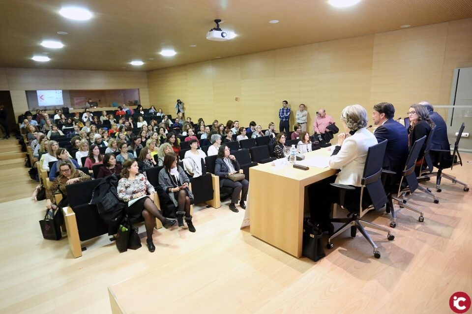 El alcalde Luis Barcala incide en la apuesta de las viviendas intergeneracionales para combatir la soledad de los mayores