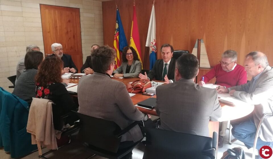 El Ayuntamiento continua la negociación con la Generalitat para abordar su entrada en el Teatro Principal