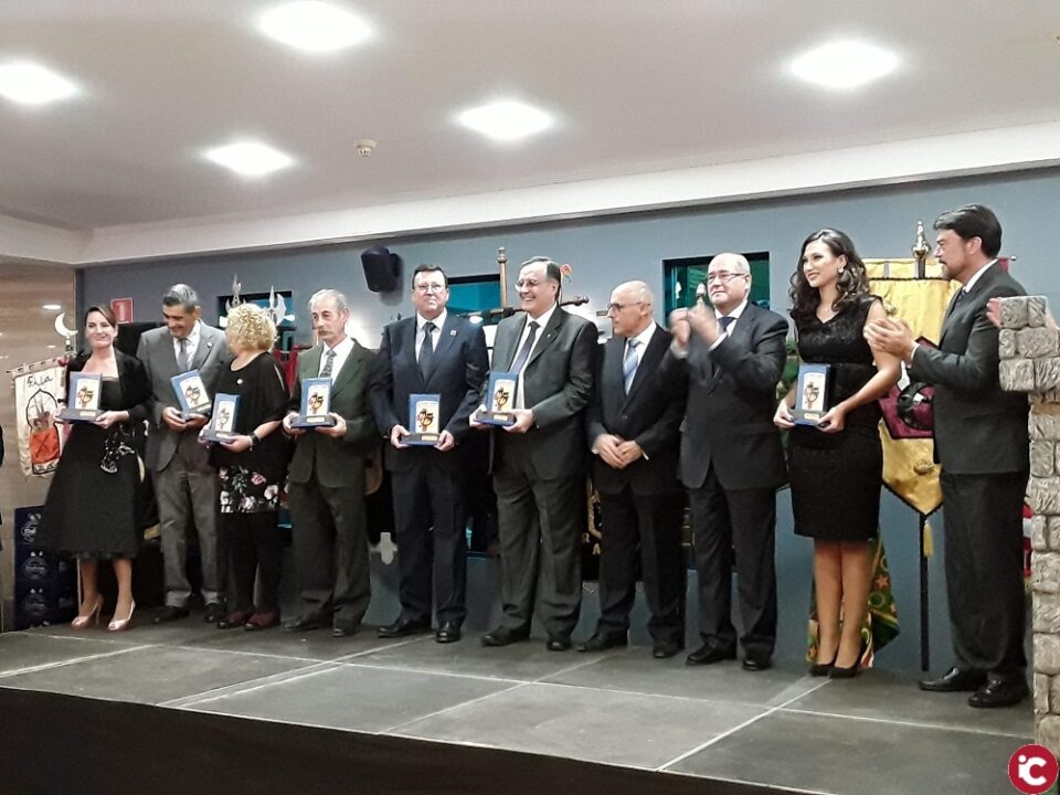 El alcalde Luis Barcala asiste al estreno del pasodoble Sentiment Fester en la gala de clausura del 75 Aniversario de los Moros y Cristianos de San Blas