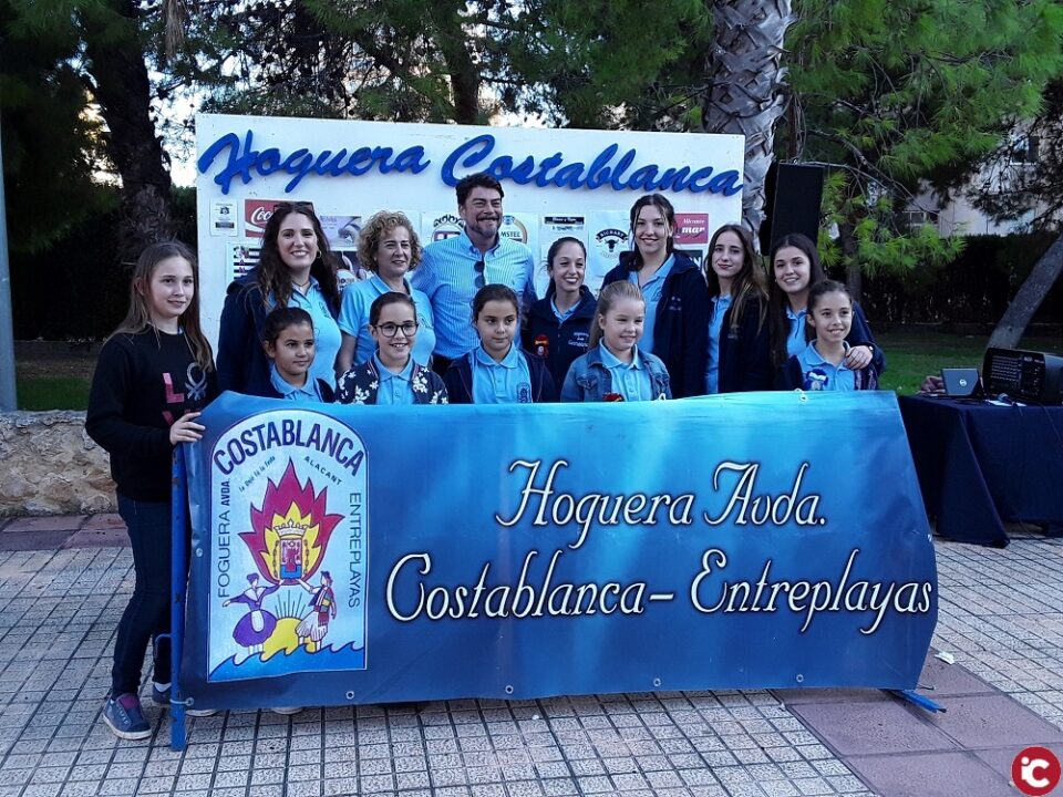 El alcalde de Alicante acude al almuerzo popular de la hoguera Avenida Costablanca-Entreplayas