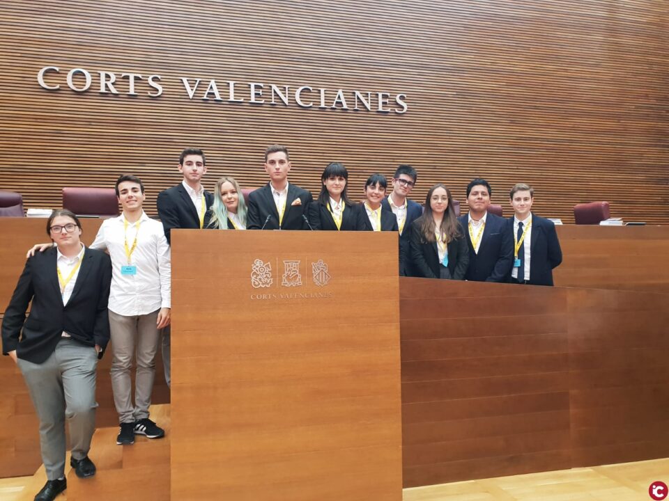 El Presidente de la Generalitat Valenciana es estudiante de la Universidad de Alicante