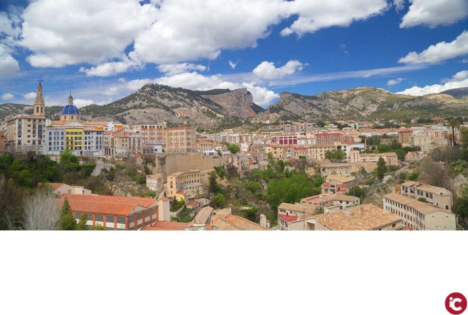 El Consell comprará varias viviendas en Alcoi para destinarlas a alquiler social