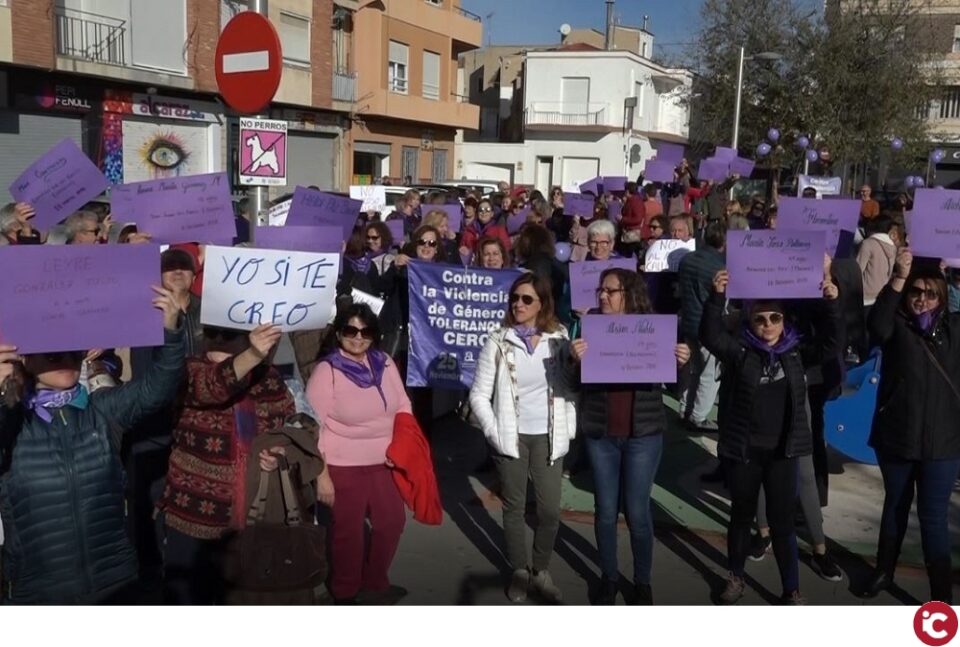 Manifestación contra la violencia de género en Petrer