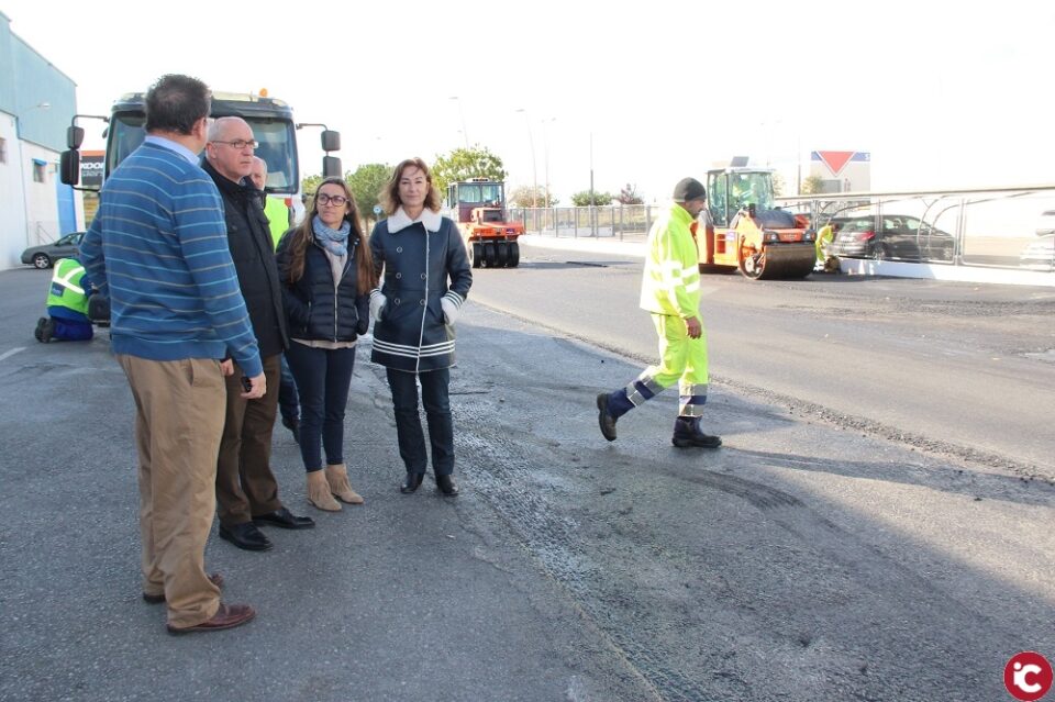 San Vicente ejecuta obras de asfaltado y señalización en los polígonos por 377.000