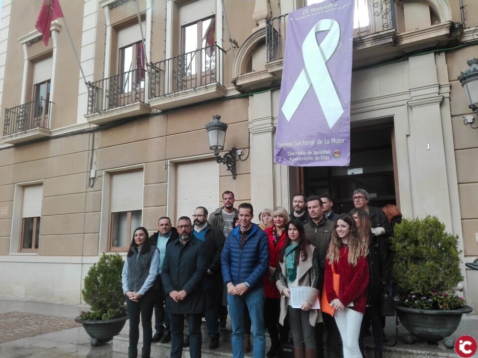 Elda se suma a la lucha contra la violencia de género