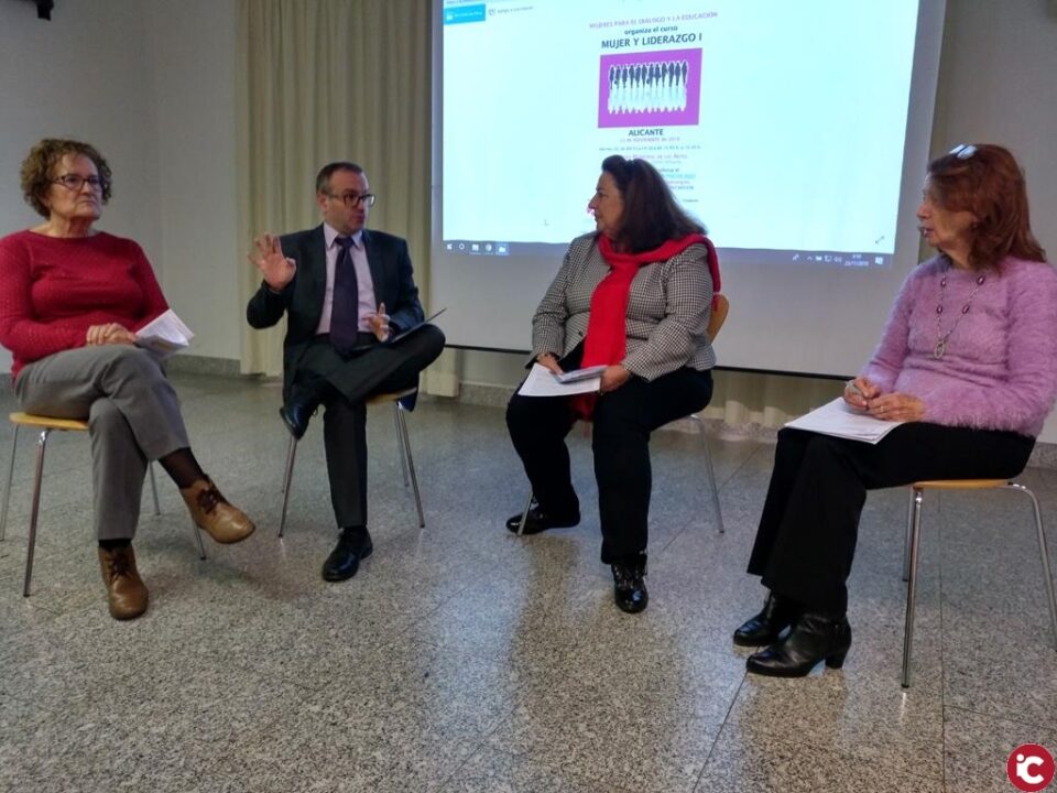 El curso "Mujer y Liderazgo I" de Mujeres para el Diálogo y la Educación anima a las mujeres alicantinas a emprender nuevos negocios