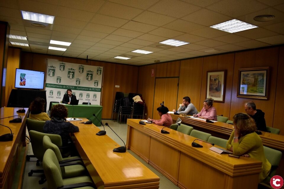 El mercado de la frontera de Petrer aprueba su examen